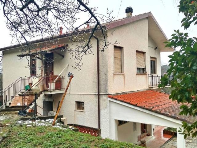 Villa Indipendente in vendita a Follo, Liguria