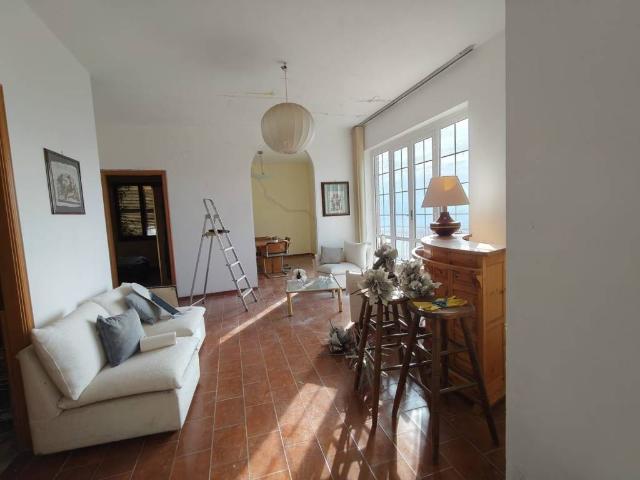 Villa Indipendente in vendita a Follo Alto, Follo