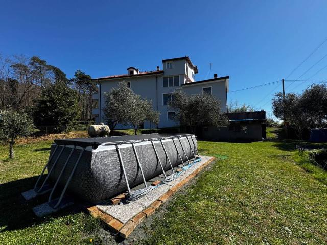 Villa Indipendente in vendita a Follo, La Spezia