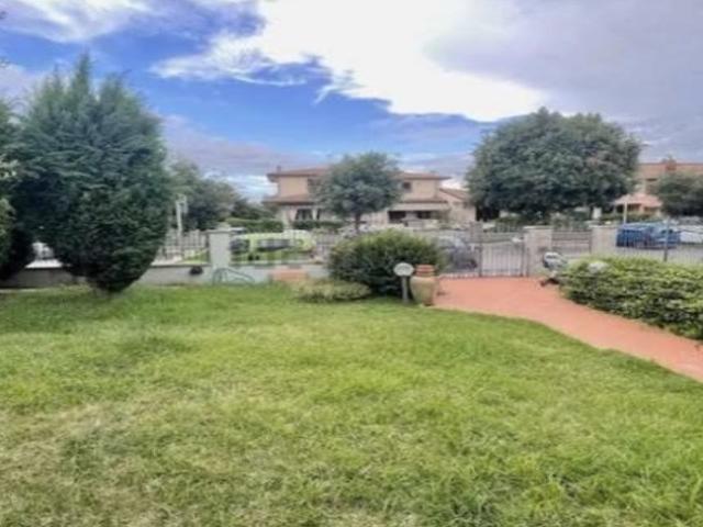 Villa Indipendente in vendita a Follonica, Toscana