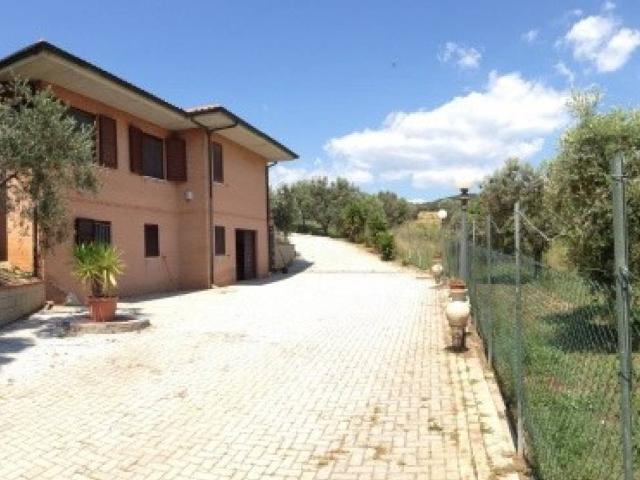 Villa Indipendente in vendita a Follonica, Toscana