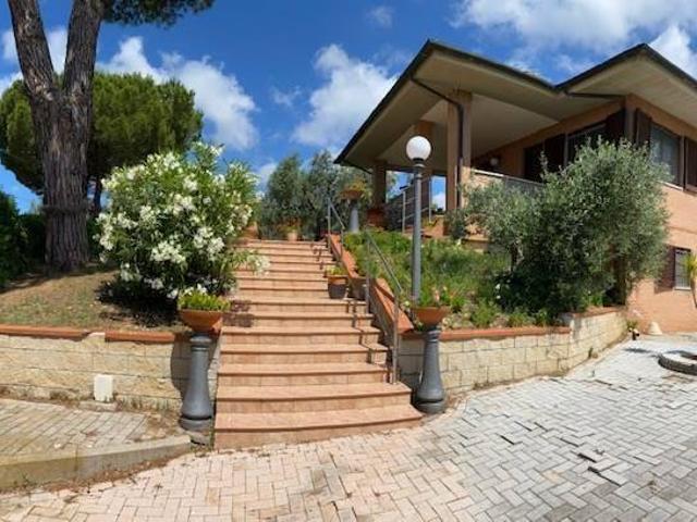 Villa Indipendente in vendita a Follonica, Toscana