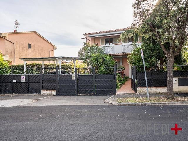 Villa Indipendente in vendita a Follonica, Toscana