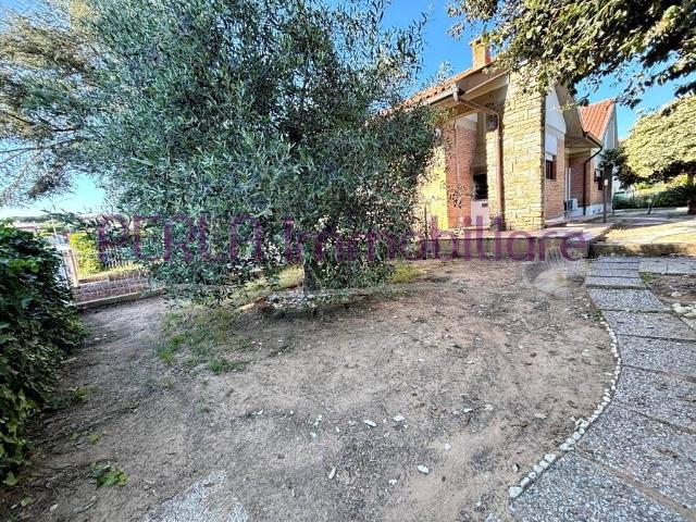 Villa Indipendente in vendita a Follonica, Toscana