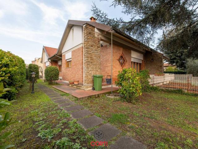 Villa Indipendente in vendita a Follonica, Toscana