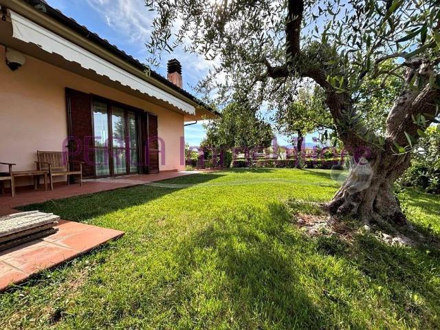 Villa Indipendente in vendita a Follonica, Toscana