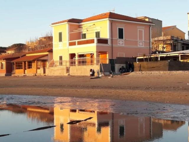 Villa Indipendente in vendita a Follonica, Toscana