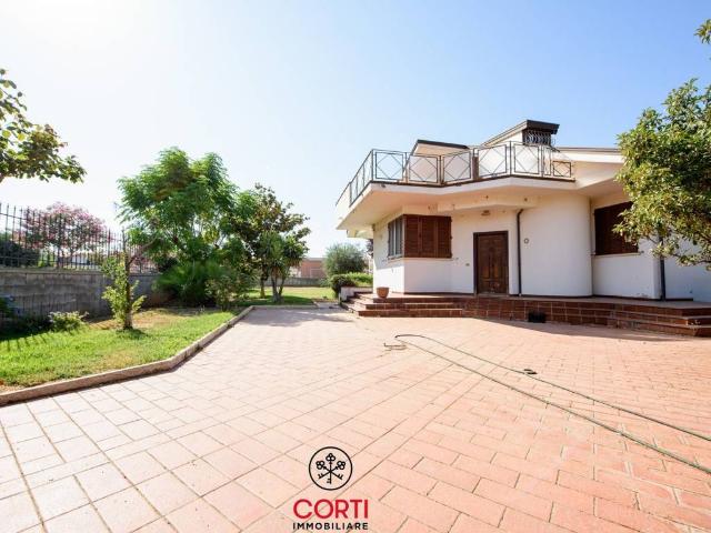 Villa Indipendente in vendita a Follonica, Toscana