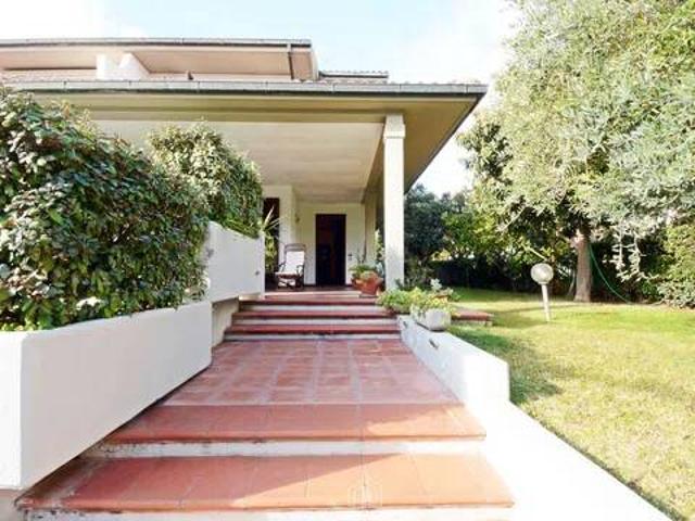 Villa Indipendente in vendita a Follonica, Toscana
