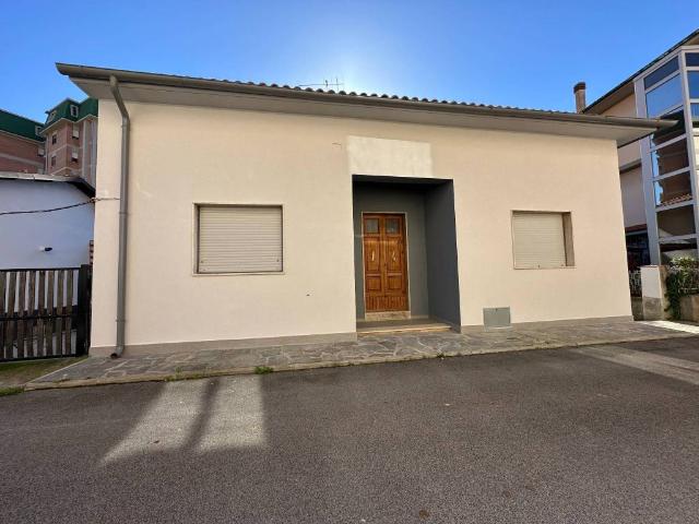 Villa Indipendente in vendita a Follonica, Toscana