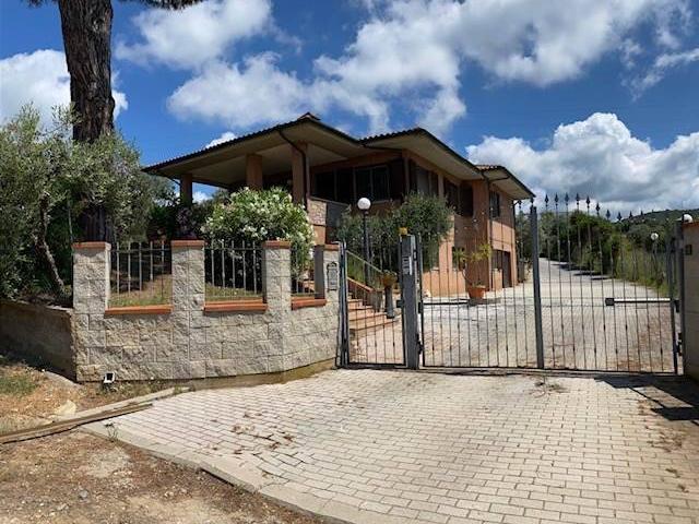 Villa Indipendente in vendita a Follonica, Toscana