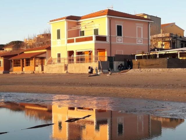 Villa Indipendente in vendita a Follonica, Toscana