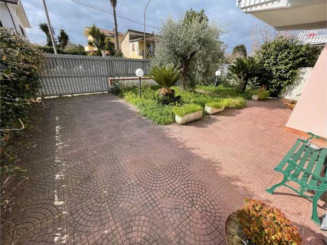 Villa Indipendente in vendita a Salto di Fondi, Salto Di Fondi