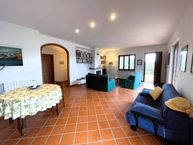 Villa Indipendente in vendita a Cucuruzzo, Salto Di Fondi