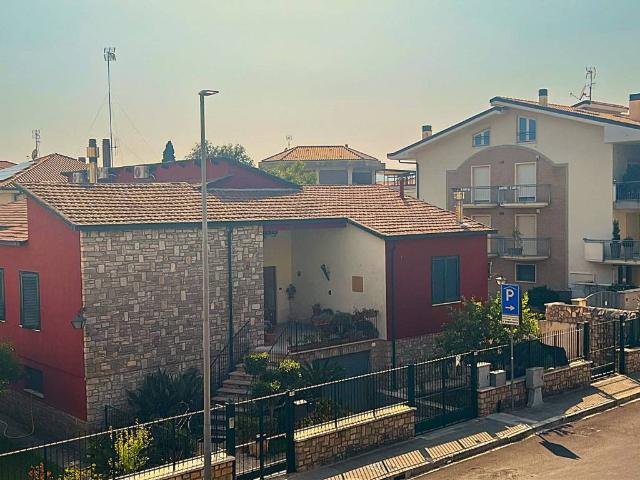 Villa Indipendente in vendita a Porta Vescovo, Salto Di Fondi