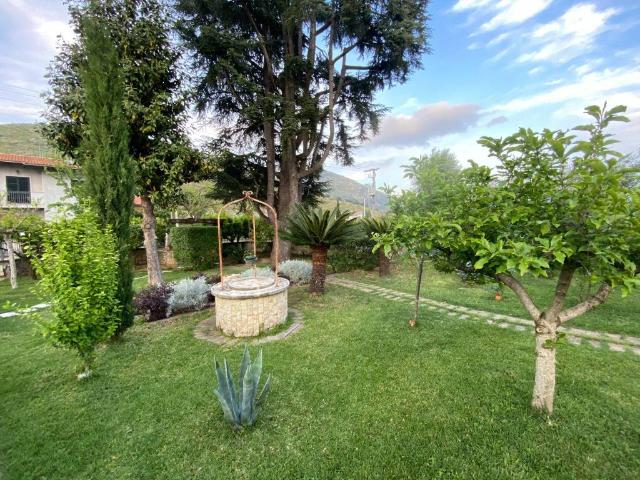 Villa Indipendente in vendita a Salto Di Fondi, Lazio