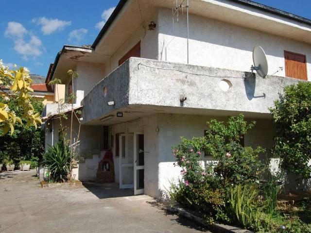 Villa Indipendente in vendita a Salto Di Fondi, Lazio