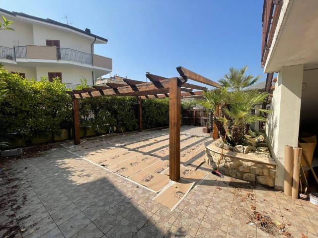 Villa Indipendente in vendita a Salto Di Fondi, Lazio