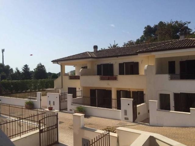 Villa Indipendente in vendita a Borgo Sant'Antonio, Salto Di Fondi