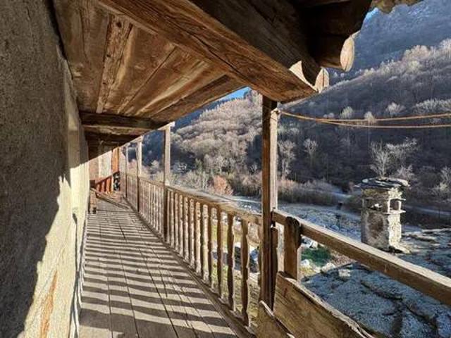 Villa Indipendente in vendita a Fontainemore, Aosta