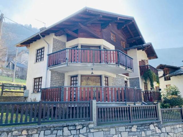 Villa Indipendente in vendita a Fontainemore, Aosta