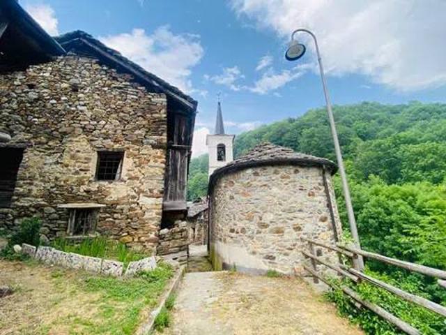 Villa Indipendente in vendita a Fontainemore, Aosta