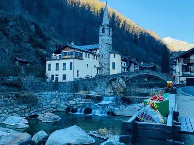 Villa Indipendente in vendita a Fontainemore, Aosta