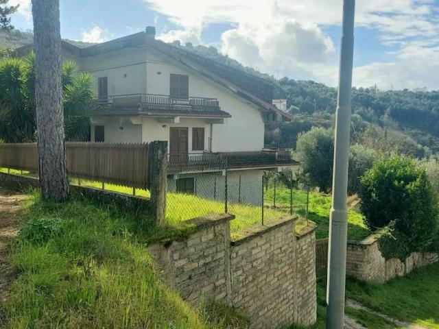Villa Indipendente in vendita a Fontana Liri Superiore, Lazio