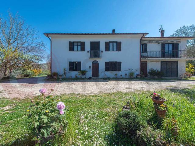 Villa Indipendente in vendita a Cività Falconara, Arpino