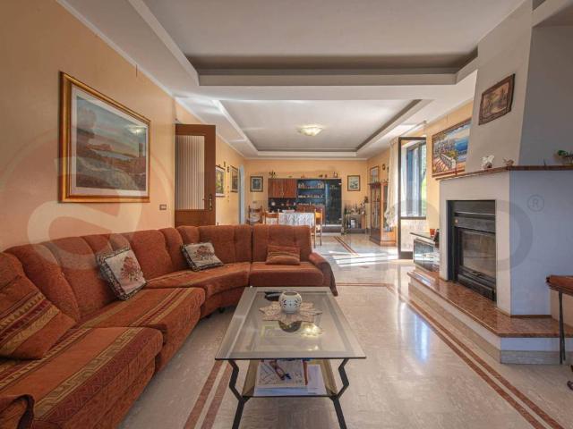 Villa Indipendente in vendita a Cività Falconara, Arpino