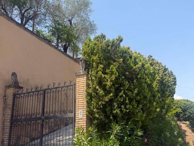 Villa Indipendente in vendita a Fontana Liri Superiore, Lazio
