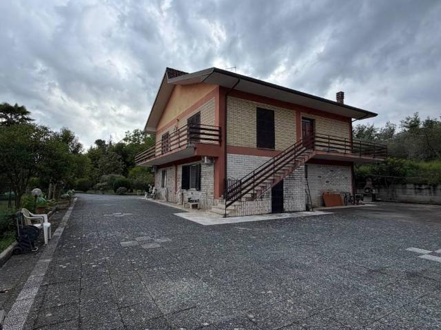 Villa Indipendente in vendita a Fontana Liri Superiore, Lazio