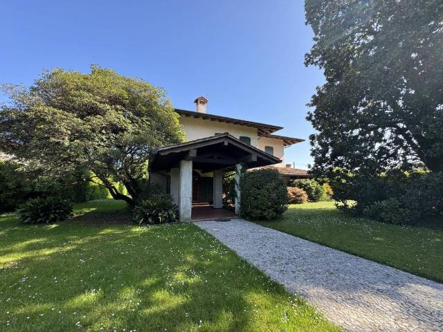 Villa Indipendente in vendita a Villadolt / Viladolt, Fontanafredda