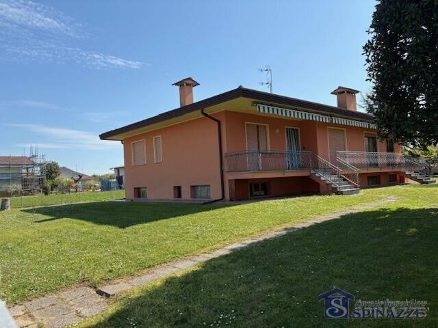 Villa Indipendente in vendita a Villadolt / Viladolt, Fontanafredda