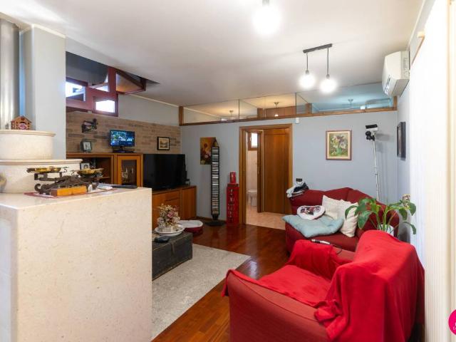 Villa Indipendente in vendita a Villadolt / Viladolt, Fontanafredda