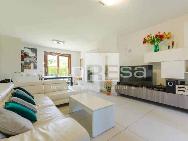 Villa Indipendente in vendita a Villadolt / Viladolt, Fontanafredda