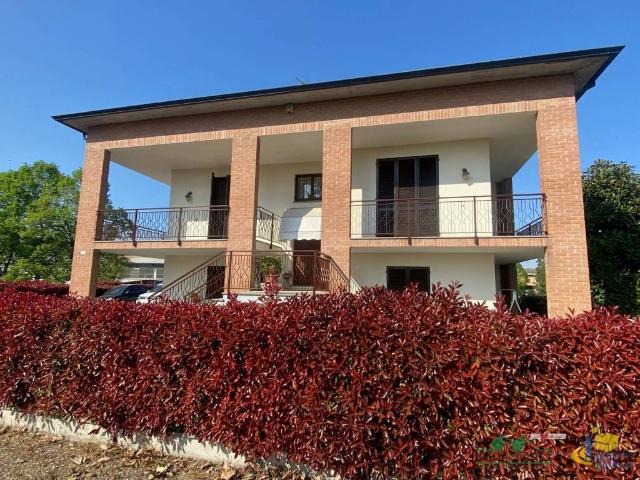 Villa Indipendente in vendita a Fontanellato, Reggio Emilia