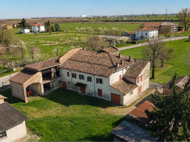 Villa Indipendente in vendita a Fontanellato, Reggio Emilia