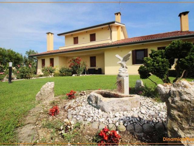 Villa Indipendente in vendita a Fontanelle, Veneto