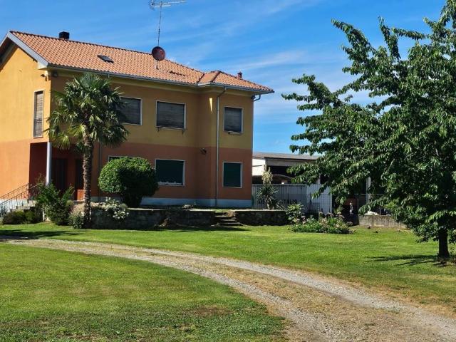 Villa Indipendente in vendita a Piemonte, Novara