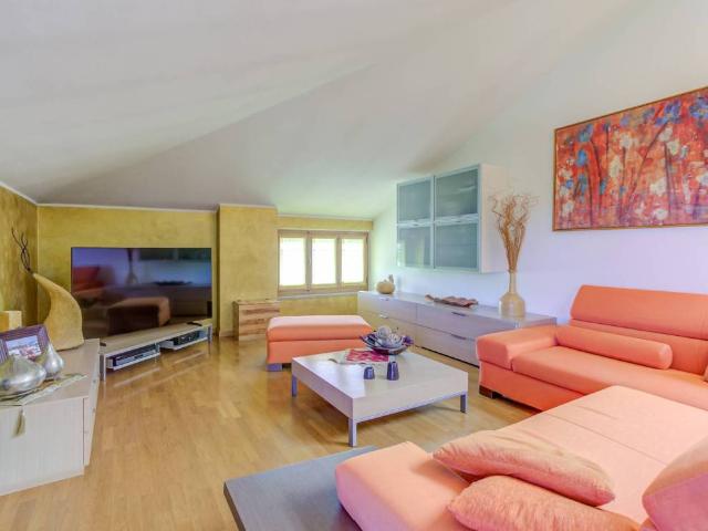 Villa Indipendente in vendita a Piemonte, Novara