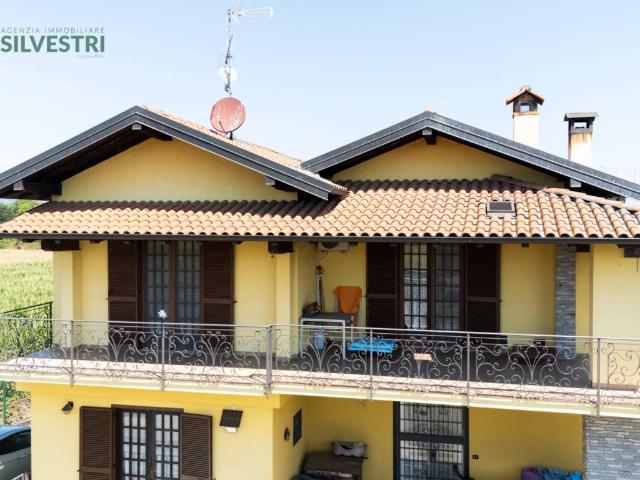 Villa Indipendente in vendita a Baraggione, Cressa