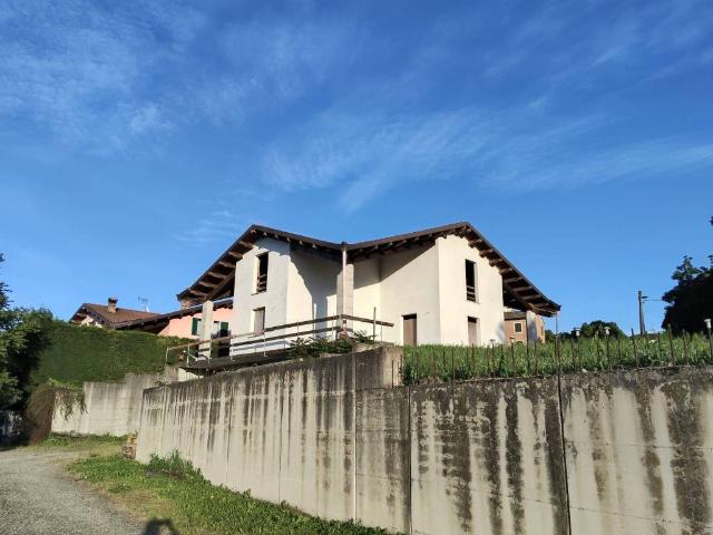 Villa Indipendente in vendita a Piemonte, Asti