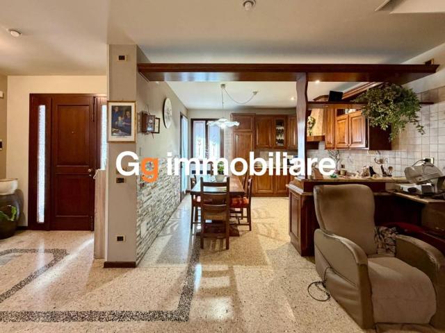 Villa Indipendente in vendita a Fontaniva, Veneto