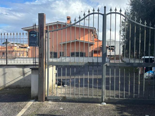 Villa Schiera in vendita a Tor Lupara, Roma Capitale