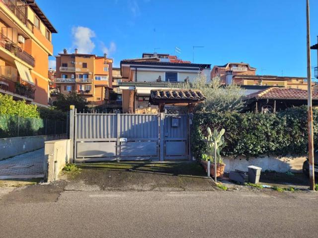 Villa Indipendente in vendita a Tor Lupara, Roma Capitale