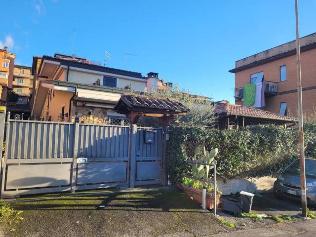 Villa Indipendente in vendita a Tor Lupara, Roma Capitale