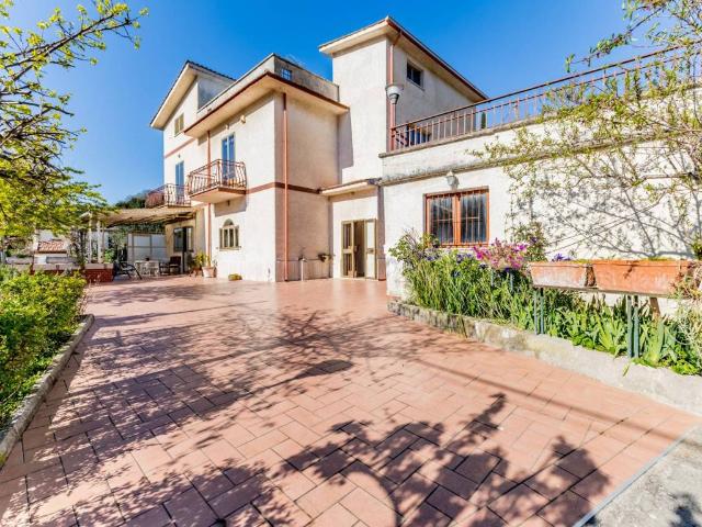 Villa Indipendente in vendita a Roma Capitale, Lazio