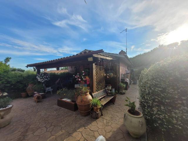 Villa Indipendente in vendita a Tor Lupara, Roma Capitale