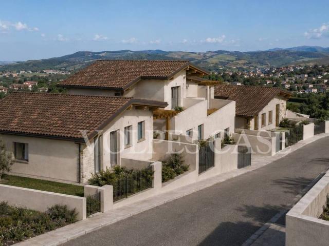 Villa Indipendente in vendita a Santa Lucia, Roma Capitale